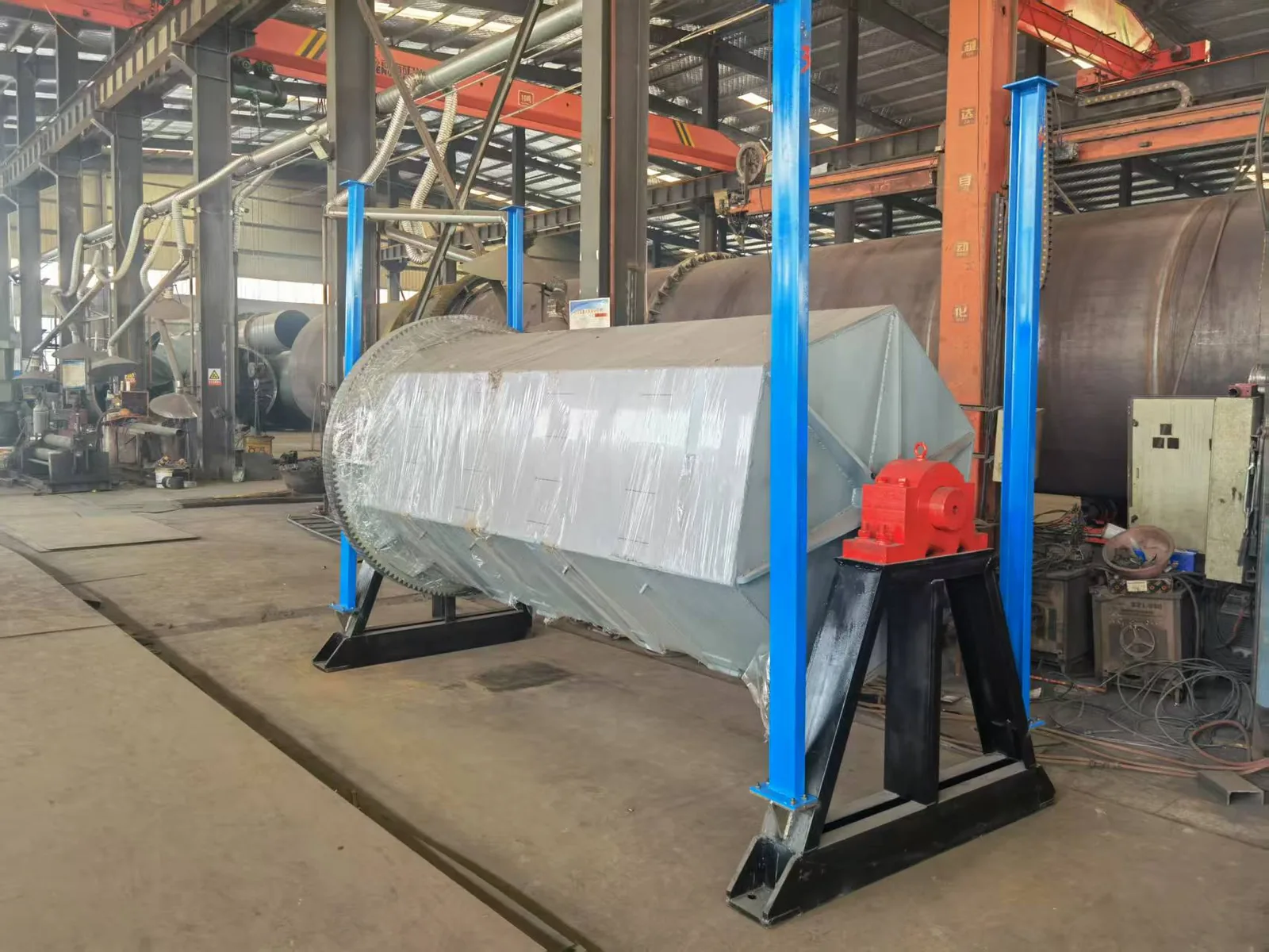 Cobblestone polishing machine undergoing workshop quality inspection